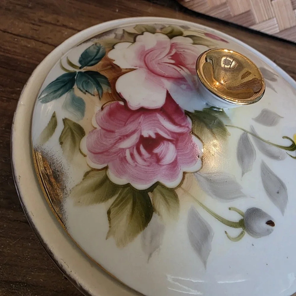 Round Dish with Lid 6